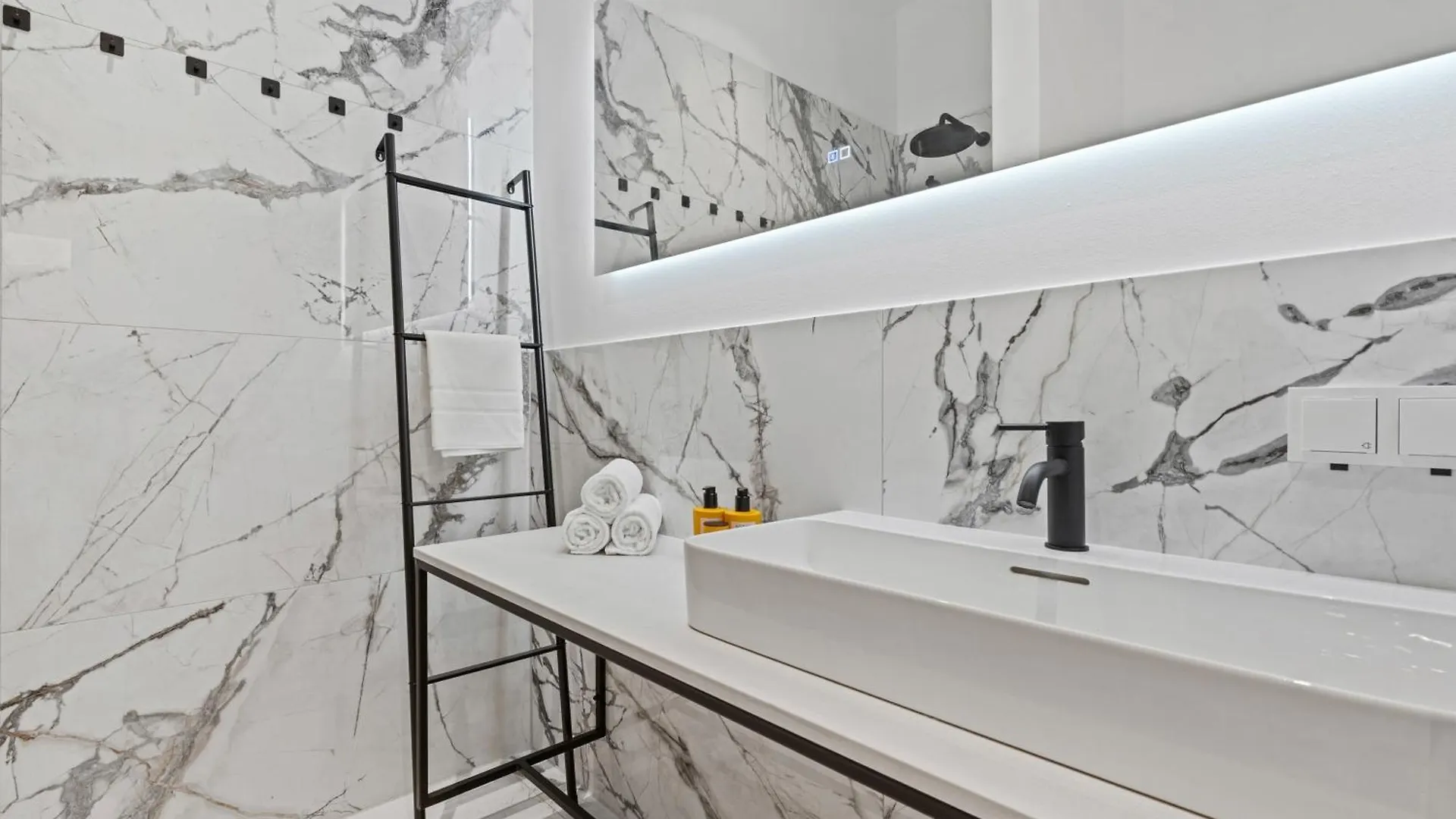 Gt7 Apartments District 9 - Managed By Sky9 Apartments Vienna Austria
